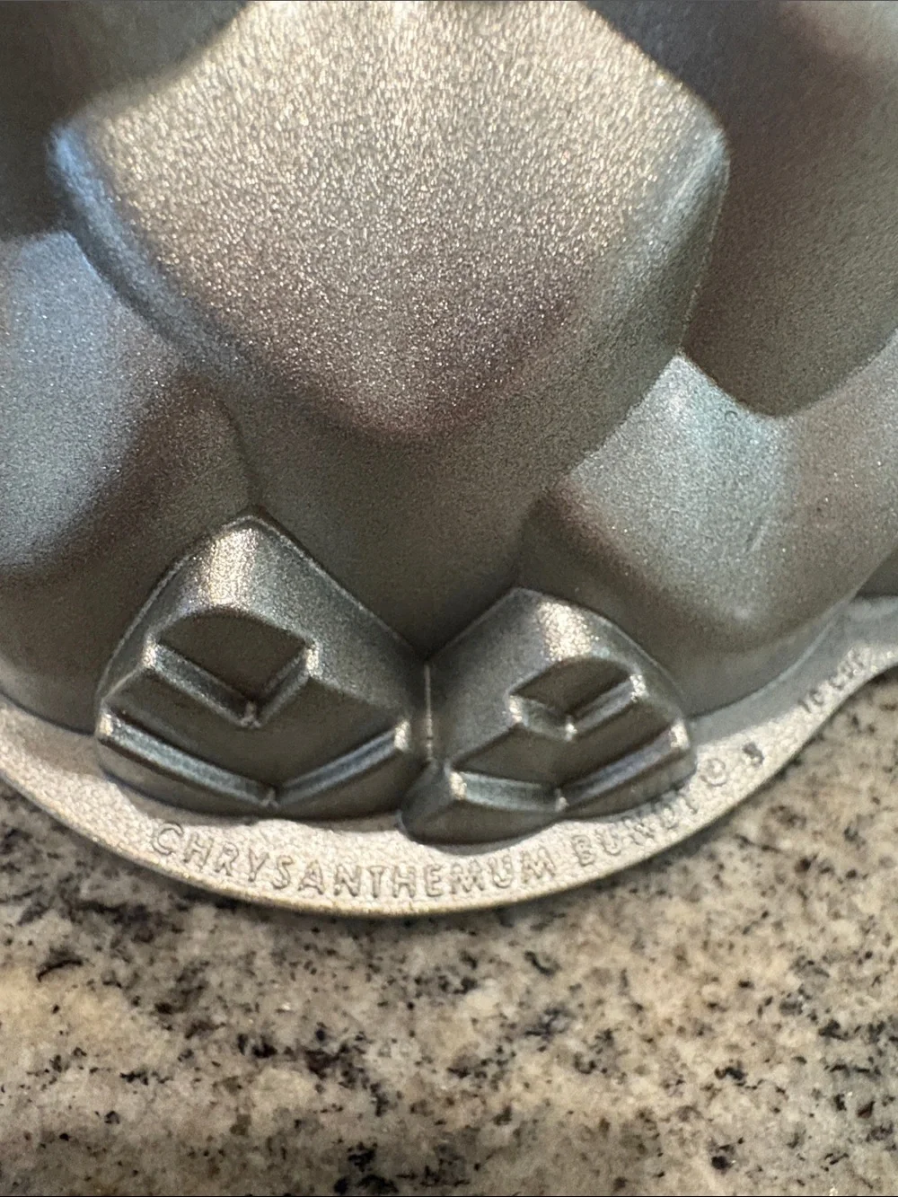 Nordic Ware Chrysanthemum Bundt Pan